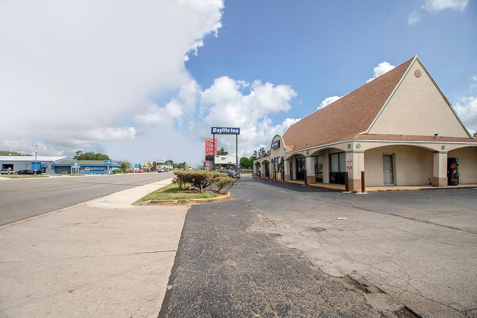 Hotel O Daylight Inn Elkhart I-90, In Екстериор снимка