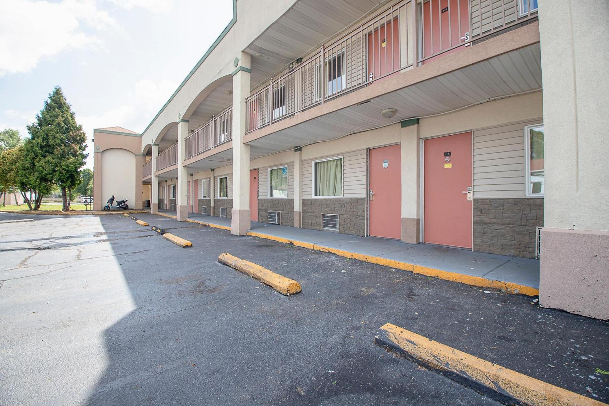 Hotel O Daylight Inn Elkhart I-90, In Екстериор снимка