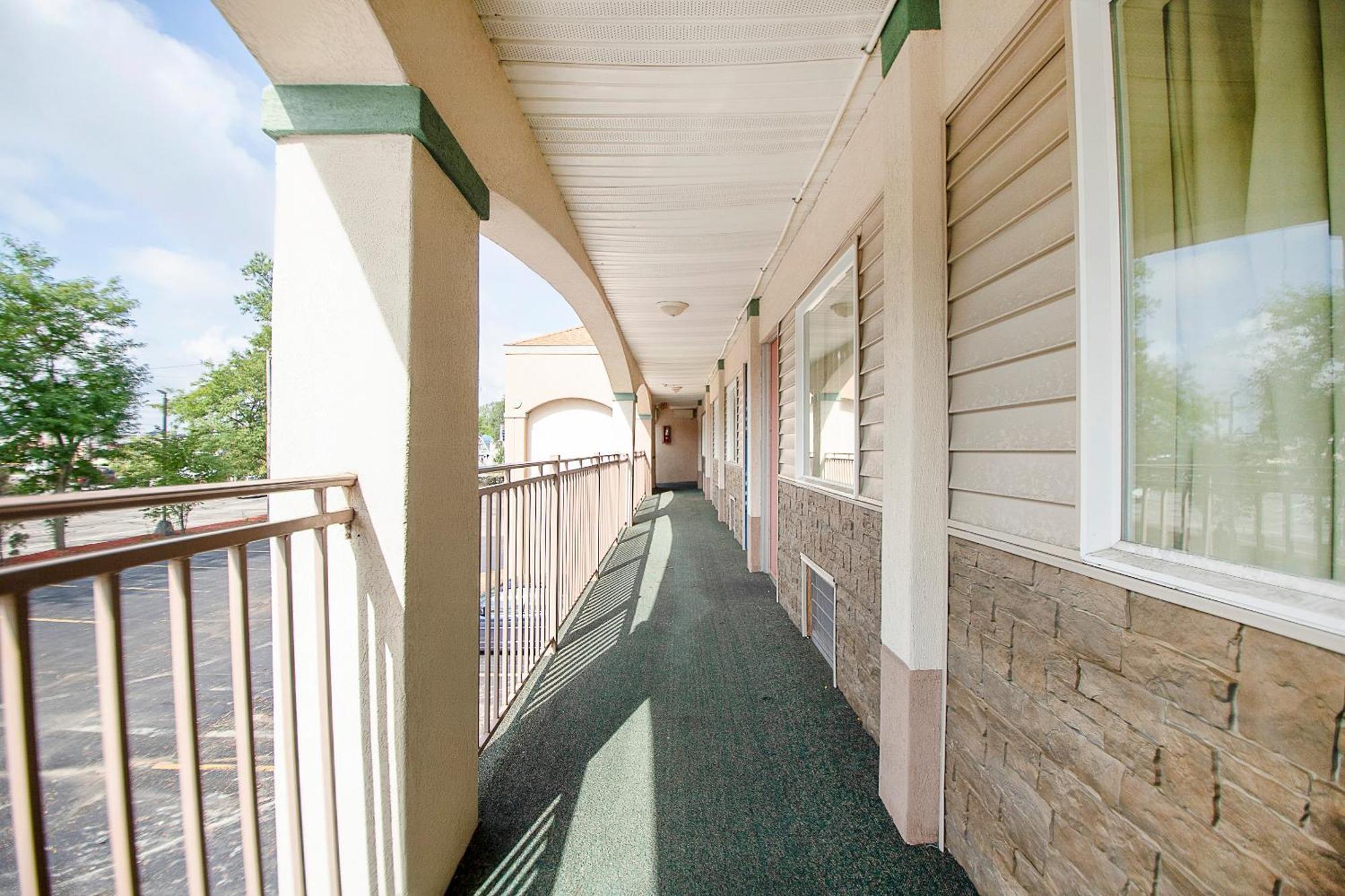 Hotel O Daylight Inn Elkhart I-90, In Екстериор снимка