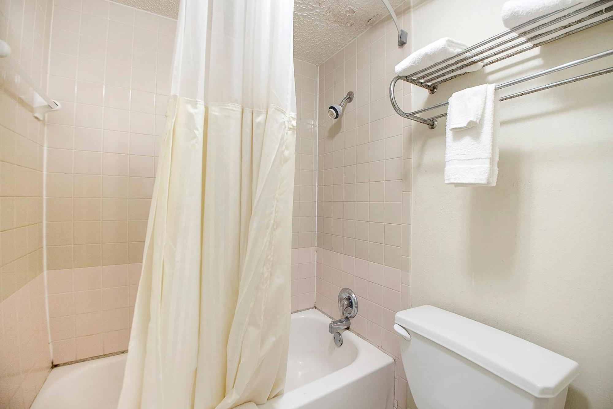 Hotel O Daylight Inn Elkhart I-90, In Екстериор снимка