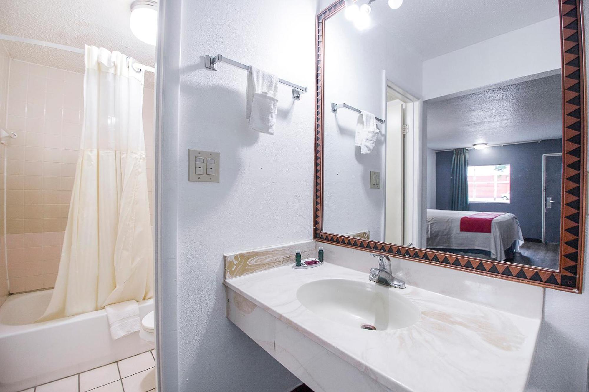 Hotel O Daylight Inn Elkhart I-90, In Екстериор снимка